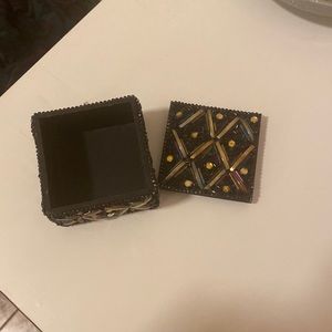 ♻️Beautiful Hand Beaded Box♻️